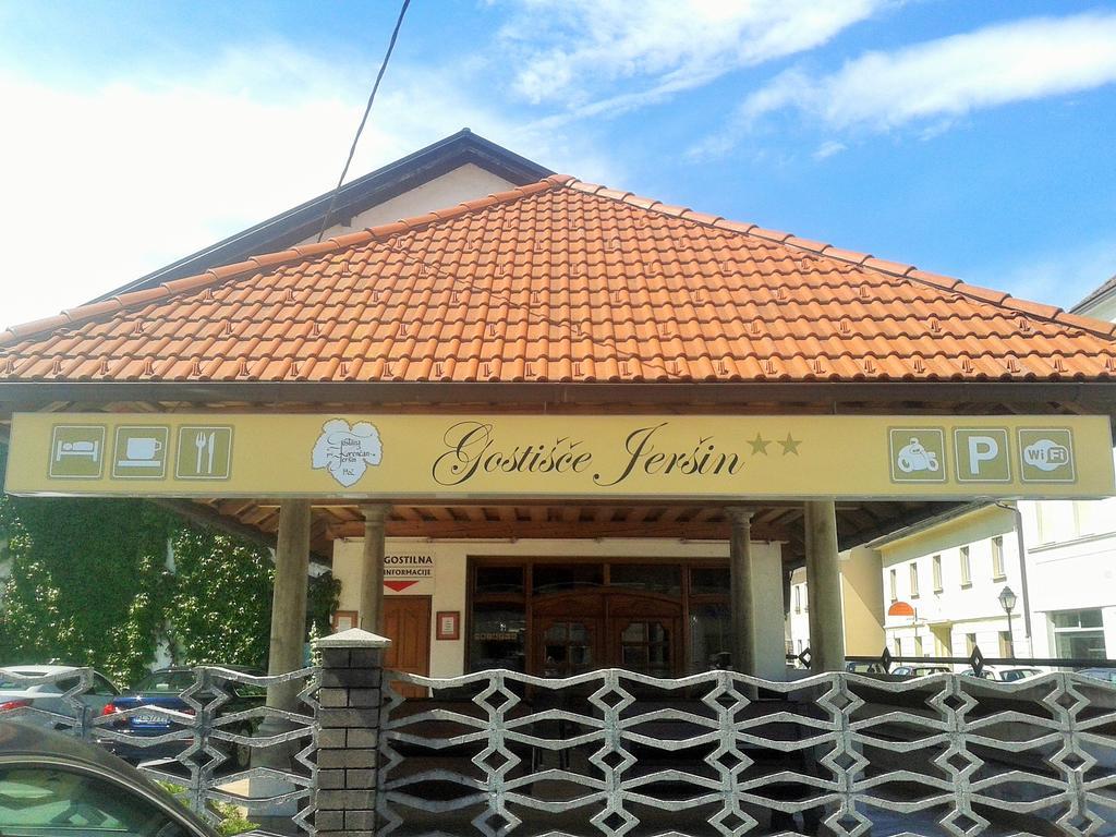 Guesthouse Jersin Logatec Exterior foto